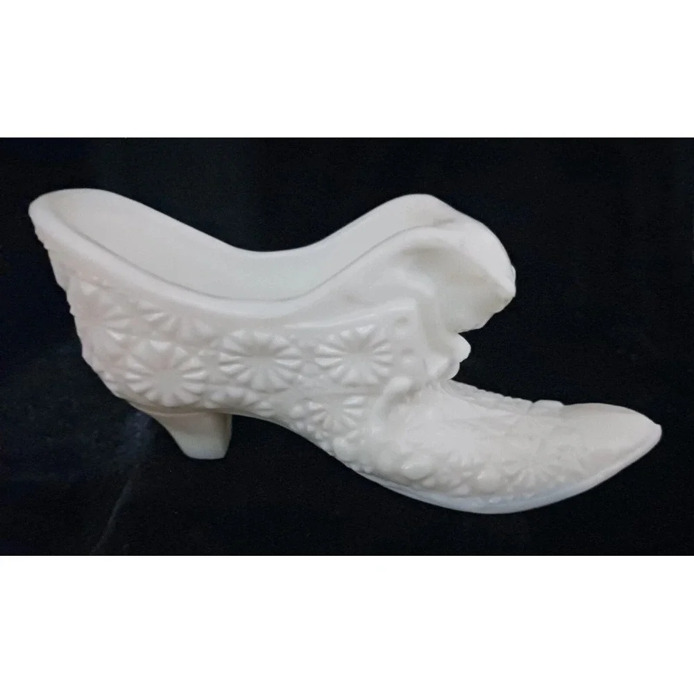 Fenton Milk Glass Cat Head Slipper Shoe Daisy and Button White Vintage Decor